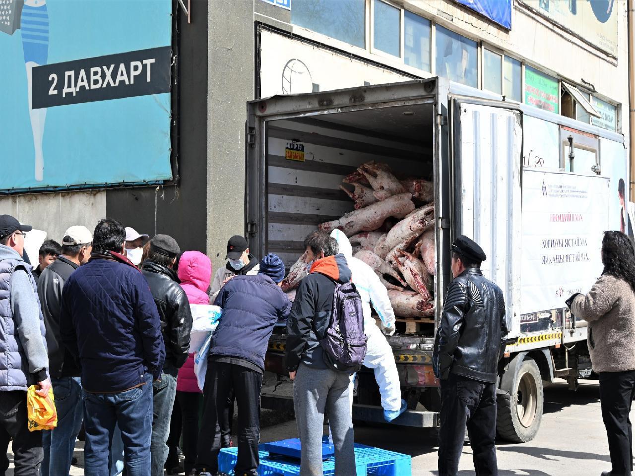 Нийслэлийн найман дүүргийн 40 байршилд нөөцийн махыг килограммыг нь 8300-аар тооцож, гулуузаар нь борлуулж байна