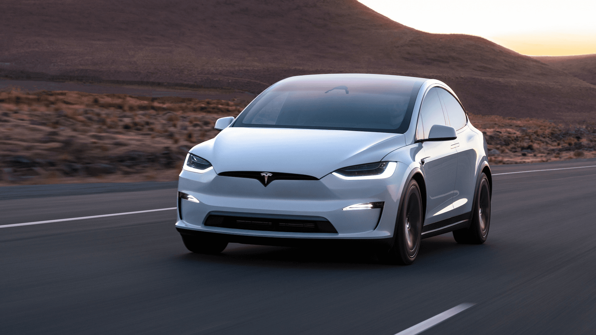 "TESLA" компани 55 мянга гаруй "Model X" загвараа буцаан татна